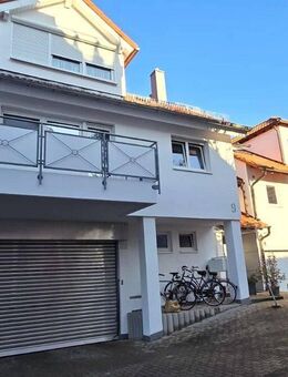 ALL INCLUSIVE – 2-ZIMMER-ETW MIT BALKON, EINBAUKÜCHE & STELLPATZ – SOLVENTER MIETER. - Filderstadt