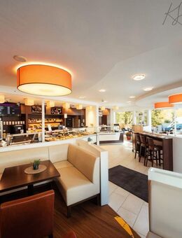 Wohn- u. Geschäftsgebäude am Kurpark - 2 Wohneinheiten, 1 Gewerbeeinheit, 10 Stellplätze, 10 Zimmer - Warmensteinach