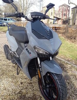 Sportlicher Motorroller Burnout BADs 125 ccm absoluter Neuzustand mit Restgarantie bis 2026 - Meerane