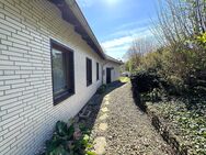 Bungalow ca. 168 m² mit Doppelgarage und Garten in Mülheim-Saarn - Mülheim (Ruhr)