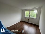 Erstbezug nach Sanierung - Dreiraumwohnung im 1. OG mit Balkon - Bitterfeld-Wolfen