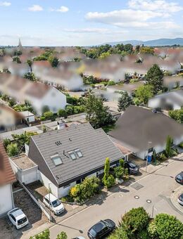 Zweifamilienhaus mit zwei Garagen und Garten in dem schönen Ort Ellerstadt bei Bad Dürkheim - Ellerstadt