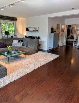 Traumhafte 4,5 - Zimmer - Wohnung mit großem Garten - Bremen