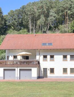 +++ RESERVIERT +++ Großzügiges Ein- / Zweifamilienhaus mit Doppelgarage und großem Garten - Obernheim-Kirchenarnbach