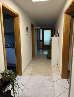 Aidlingen: Top gepflegte 3-Zimmer-DG Wohnung - Aidlingen