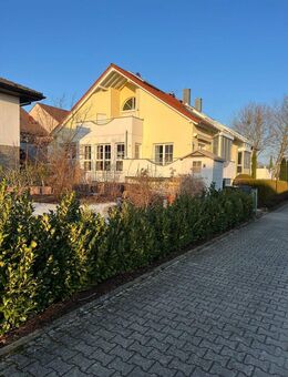 Excl. DHH -Villa, 348 qm Wfl., mit großer 3 Zi-ELW, Wärmepumpe, edle Ausstattung, top gepflegt, viele hochwertige Extras - Mühlacker