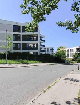 Exklusive 4- Zimmer-Wohnung mit 40m² großer Südterrasse u. Tiefgaragenstellplatz in Chemnitz Hutholz - Chemnitz