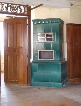 Bauernhaus mit einem Bauplatz und mit einem 13.243 m² großen Wald - Schlüsselfeld