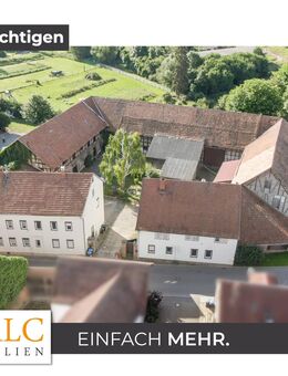 Zwei Häuser auf ehemaligen Bauernhof bei Erfurt*Vielseitiges Anwesen mit Potenzial für Mietwohnungen - Erfurt