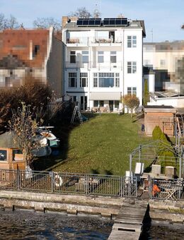 Privates Paradies am Müggelsee: Mehrparteienhaus mit Seezugang - Berlin