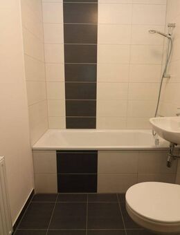 Schaumparty im modernen Wannenbad...helle 3-RW mit Wanne u. Balkon!!! - Freiberg
