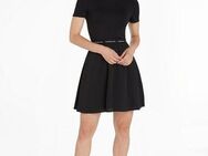 Calvin Klein Jeans Skaterkleid LOGO ELASTIC SHORT SLEEVE DRESS mit Logoschriftzug in der Taille