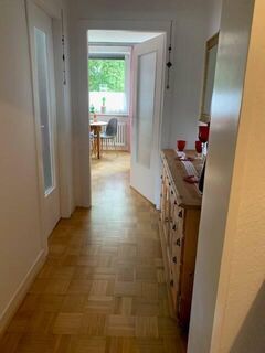 Geräumige 2,5-Zimmer-Eigentumswohnung mit interessantem Grundriss und großzügigem Südbalkon in Neumünster-Ruthgenberg zu verkaufen (vermietet!)