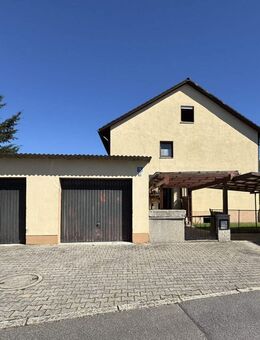 Gepflegtes Zweifamilienhaus in ruhiger Siedlungslage in Altdorf! - Altdorf (Bayern)