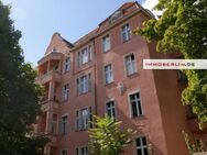 IMMOBERLIN.DE - Schöne Stuck-Altbauwohnung mit Balkon nahe Tempelhofer Hafen - Berlin