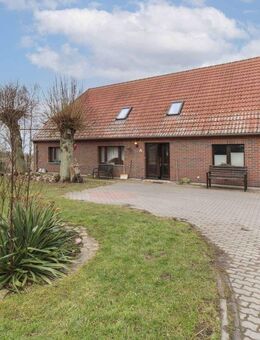 Perfekt für Tierhaltung: Zwei-Seitenhof mit Selbstversorgerbereich, Einliegerwohnung und viel Land - Süderholz