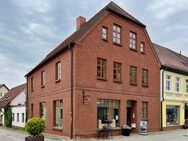 Charmantes Stadthaus mit Maisonette-Wohnung und Ladengeschäft im Herzen von Stavenhagen - Stavenhagen (Reuterstadt)