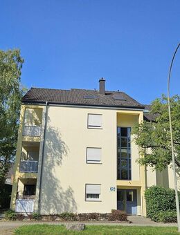 Renovierte 3.5-Zi.-Wohnung mit Balkon, EBK & Stellplatz im Zentrum - Mühlheim (Main)