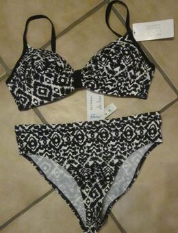 Gr. 40/40 B: Bikini, schwarz/weiß gemustert "Triumph", neu - München