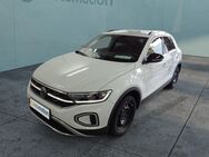 VW T-Roc, 1.5 TSI Move, Jahr 2024 - München