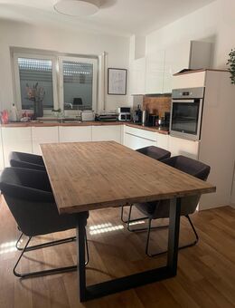 Nur noch heute wegen Umzug ! Holztisch mit 4 Stühlen - Lippstadt Zentrum