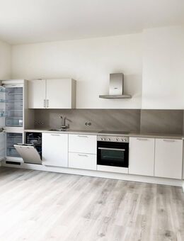 Stadtwohnung mit Stil - hochwertig saniert mit Einbauküche & großzügiger Dachterrasse - Düren