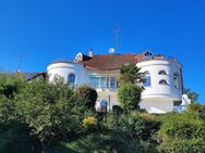 Elegante Villa mit viel Potenzial und spektakulärem Panoramablick ins Grüne, nur 15 Minuten vom Bodensee entfernt. - Singen (Hohentwiel)