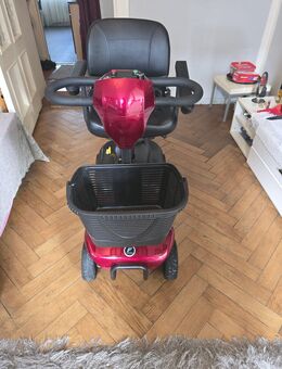 E-Scooter 3 Monate alt 4 Räder stabil im Sitz - Berlin Lichtenberg