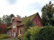 Sanierungsbedürftiges Mehrfamilienhaus in Avendorf auf großem Grundstück zzgl. freiem Baugrundstück - Tespe