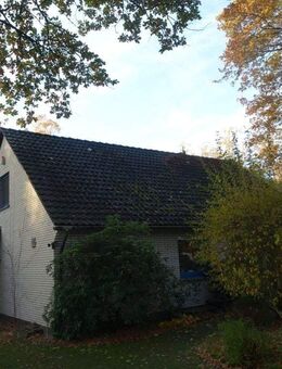 Dickel: Ländlich gelegenes Einfamilienhaus mit Garage - Dickel