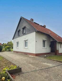 Seltene Chance in Königslutter: EFH mit großem Grundstück, Garage & Werkstatt in sehr guter Lage - Königslutter (Elm)