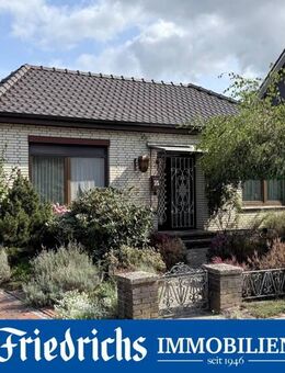 Sanierungsbedürftiger Bungalow mit Wintergarten u. Garage in ruhiger Lage von Wiefelstede-Metjendorf - Wiefelstede