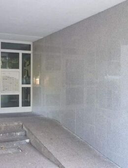 Uetersen Zentrum 2,5 Zimmer + Küche, Wannenbad, Balkon, Aufzug, Stellplatz - Uetersen