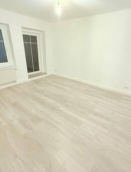 **Besichtigung: Fr. 26.09.2025 um 16:00 Uhr** Kl. Familien-Whg mit sonnigen Balkon! - Eberswalde