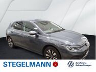 VW Golf, 2.0 TDI VIII Move, Jahr 2023 - Lemgo