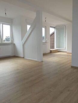 *** Charmante DG-Wohnung mit Dachbalkon sucht neue Bewohner! *** - Essen