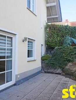 IDEALE SINGLEWOHNUNG! 2-ZIMMER-EINLIEGERWOHNUNG MIT TERRASSE UND EINBAUKÜCHE! *** MAINASCHAFF - Mainaschaff