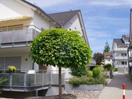 Zentrumsnahe neuwertige 3-Zimmer-Maisonette-Wohnung (EG + OG) mit 2 Balkonen und TG-Stellplatz - Bad Rappenau