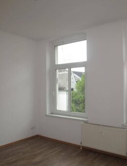 Objekt-Nr.: 86-1-24 - bezugsfreie und frisch renovierte 2-Zimmer-ETW mit Dusche im 2. OG in Plauen (Zentrum) - Plauen