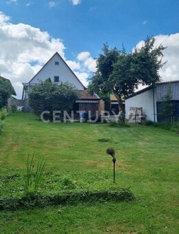 Ruhe und Idylle fußläufig zur Rott: Ihr neues Zuhause mit Blick ins Grüne und Bauplatz inklusive! - Hebertsfelden