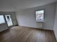 4-RW - Perfekt für Familie oder Studenten-WG - Balkon - Aufzug - Bad mit Dusche -ab sofort! - Magdeburg