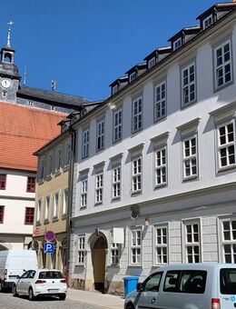 Geräumige 2-Raum-Wohnung am Marktplatz - Hildburghausen