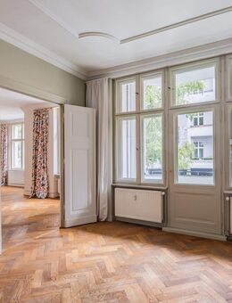Exklusive Altbau-Residenz in Charlottenburg: 7 Zimmer mit Süd-Loggia - Berlin
