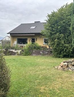 Grosszügiges Einfamilienhaus mit ca.160m² und unverbaubarem Blick in die Natur! - Lohfelden