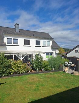 2-Familienhaus in idyllischer Lage mit großem Garten - Diemelstadt