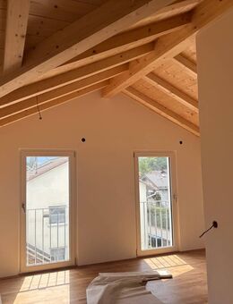 Modernes Neubau-Reihenhaus in Pfaffenhofen: Stadtnah wohnen am Rosenheimer Stadtrand - Schechen