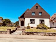 IHRE WOHN-OASE ! Gepflegtes 1-2-Familienhaus mit traumhaftem Garten in schöner Höhenwohnlage von 67716 Heltersberg - Heltersberg