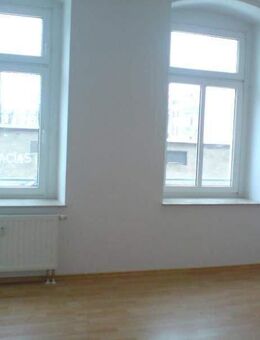 Hell Wohnen ** PROVISIONSFREI ** mit Balkon** Südvorstadt in Plauen - Plauen