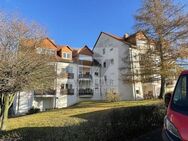 Attraktive Investitionsmöglichkeit: Vermietete 2-Zimmer-Wohnung mit Balkon und Carport - Bocka