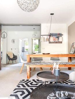 Gut geschnittene 4,5-Zimmerwohnung mit 2 Balkonen! - Hamburg